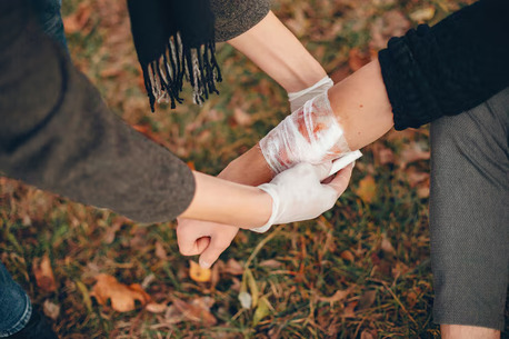 Noida, Health, First Aid For Minor And Severe Burns In Delhi