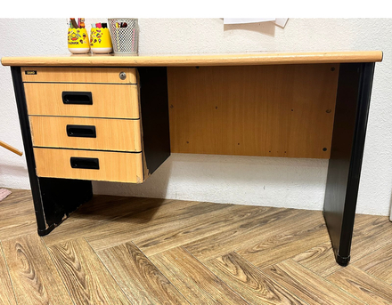 Riyadh, Furniture, SAR 120,  Desk Very Good Condition
