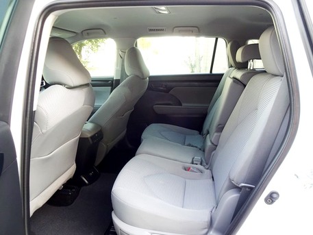 Umm Al Hassam, Vehicles, Cars & Trucks , BHD 11300,  Toyota Highlander Hybrid,  2021,  Automatic,  37000 KM,  0-0 History # Hybrid # 7 Seater