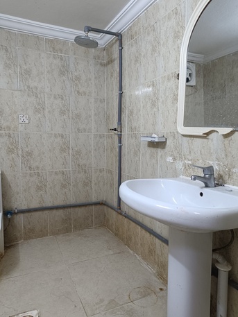Jeddah, Bedspace For Rent, SAR 1200/month,  I Am Offering A Bedspace I Am From India Need A Roommate From Any Country But Neet And Cle