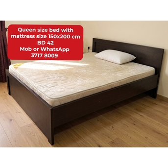 Manama, Furniture, BHD 42,  🌍🌐Queen Size Bed With Mattress In Good Condition For Sale With Delivery