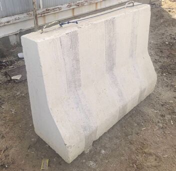 Riyadh, Materials, Used Concrete Barriers
