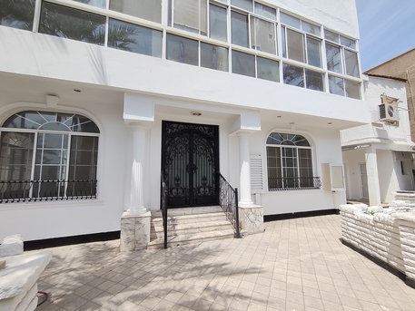 Gudaibiya, Commercial Villas, BHD 1500,  647 Sq. Meter,  Gudaibiya:- 8Bhk Duplex Commercial Villa On Rent With Acs