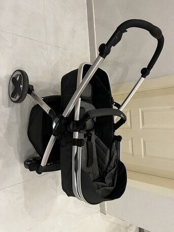 Khobar, Baby & Kid Stuff, SAR 180,  Heavy-Duty Giggles Stroller: Ultra-Durable & Safe, Doubles As A Portable Bed.