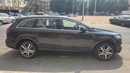 Al Safa, Vehicles, Cars & Trucks , SAR 33000,  Audi Q7 S-Line Quattro &ndash; For Sale (Urgent),  2014,  Automatic,  225084 KM,  Audi Q7 S-Line  | Full Option | 7-Seater | Buy & Drive