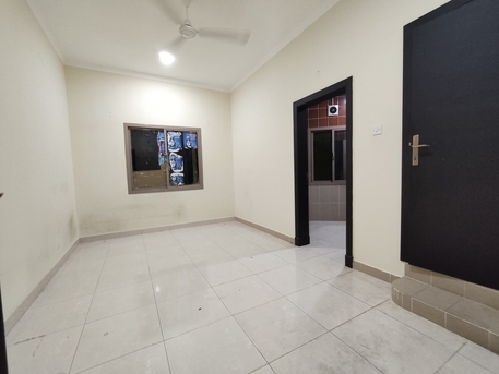 East Riffa, Apartments, Flats, Houses & Villas, BHD 120/year,  1 BR,  East Riffa:- Studio Flat On Rent With Split Ac & Unlimited Ewa..