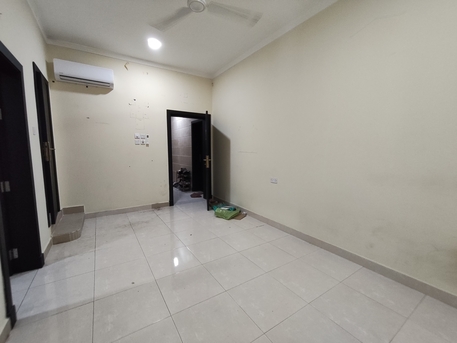 East Riffa, Apartments, Flats, Houses & Villas, BHD 120/year,  1 BR,  East Riffa:- Studio Flat On Rent With Split Ac & Unlimited Ewa..