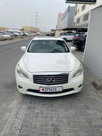 Galali, Vehicles, Cars & Trucks , BHD 2400,  Infiniti M56,  2011,  Automatic,  118934 KM,
