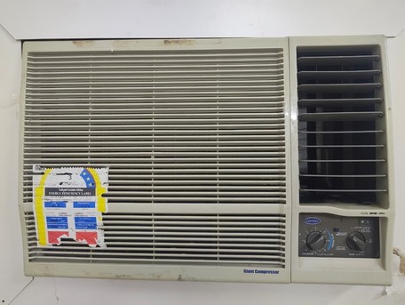 Al Malaz, Air Conditioners, SAR 600,  GOOD CONDITION Window AC - Carrier - 700 SAR