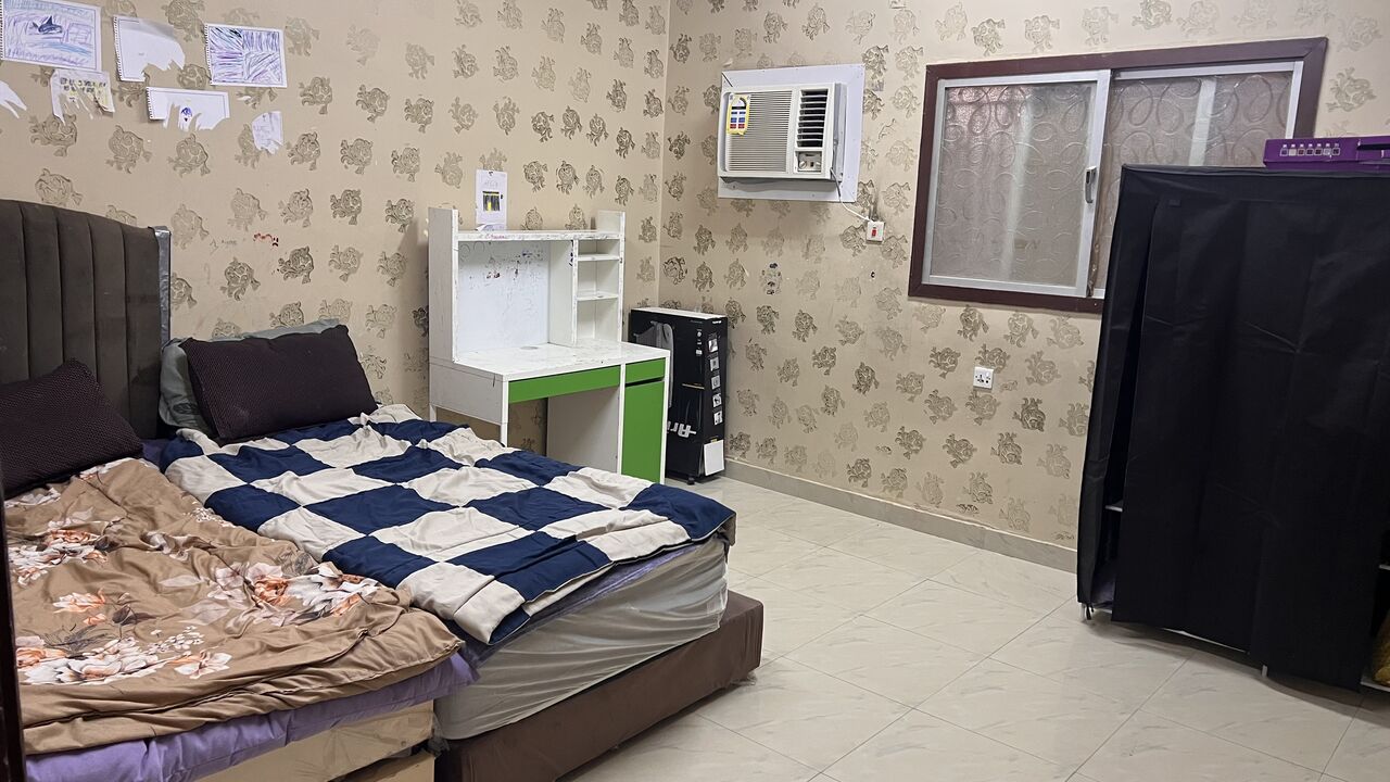 Olaya, Sublets, SAR 1300/month,  1 BR,  Executive Furnished Room Available,  Professionals Only
