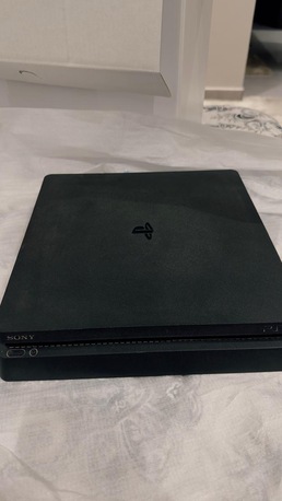 Al Aziziyah, Video Games, SAR 600,  PS4 With 2 Controllers