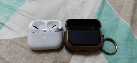 Riyadh, Mobile Phones, SAR 4799,  Iphone 16 Pro Max 512 Gb, Desert Titanium Gold With Airpods Pro 2