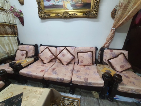 Riyadh, Household Items, SAR 1200,  A Beautiful Vintage Style Wooden Sofa Set Plus Table