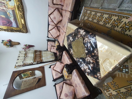 Riyadh, Household Items, SAR 1200,  A Beautiful Vintage Style Wooden Sofa Set Plus Table