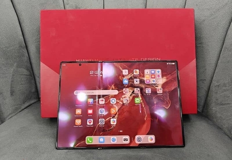 Gudaibiya, Mobile Phones, BHD 695,  Huawei Mate XT Trifold Ultimate Design Premium Model
