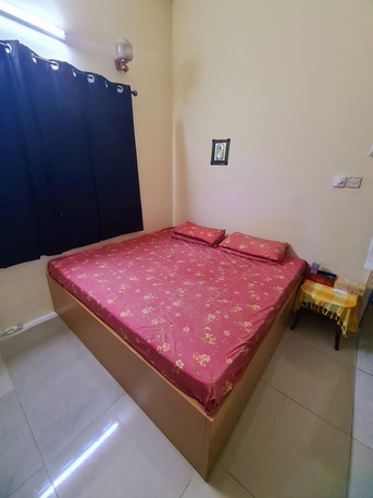 Muharraq, Furniture, BHD 30,  King Size Box Bed With Medicated Mattress