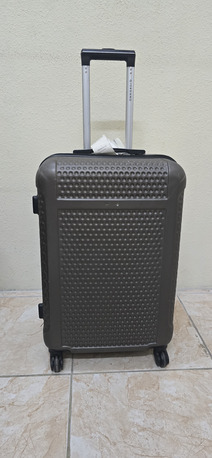 Dammam, Household Items, SAR 25,  Suitcase, Medium