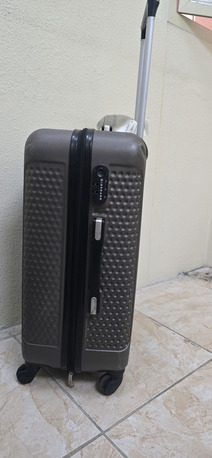 Dammam, Household Items, SAR 25,  Suitcase, Medium