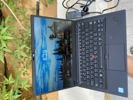 Riyadh, Computers, SAR 1000,  Lenovo X1 Carbon Core I7,16GB RAM,256GB SSD,Original Type C Charger