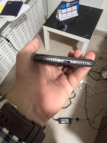 Riyadh, Mobile Phones, SAR 700,  URGENT SALE IPHONE 11 64GB Good Condition