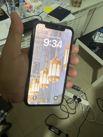Riyadh, Mobile Phones, SAR 700,  URGENT SALE IPHONE 11 64GB Good Condition