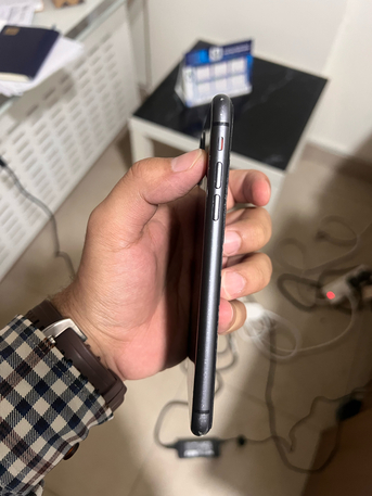 Riyadh, Mobile Phones, SAR 700,  URGENT SALE IPHONE 11 64GB Good Condition