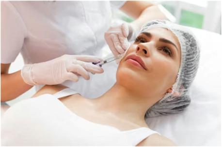 Toronto, Beautician, How Microneedling Treatment Laval Improves Skin Texture And Glow Fast?