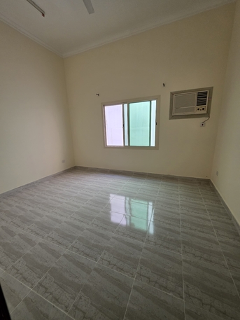 Busaiteen, Apartments, Flats, Houses & Villas, BHD 170,  2 BR,  Flat For Rent In Busaiteen