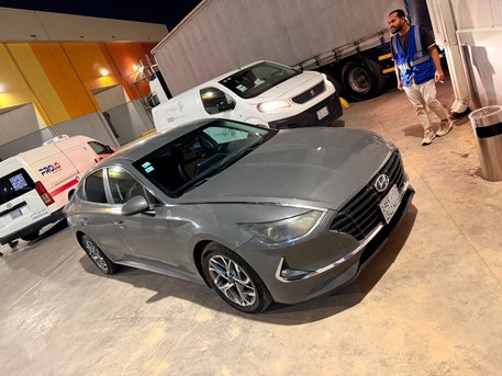 Riyadh, Vehicles, Cars & Trucks , SAR 42,  Hyundai Sonata,  2020,  Automatic,  295000 KM,  Sonata For Sale  Urgent