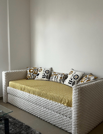 Dubai, Furniture, AED 2200,  Daybeds/Sofas For Sale