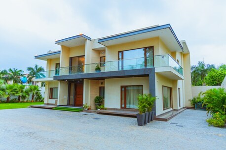 Noida, Event Planning, Best House For Party In Noida With Friends | Partyvillas