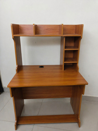 Manama, Furniture, BHD 35,  URGENT SELL OF QUEEN SIZE BED (150x200), BIG COMPUTER TABLE + 2 CHAIRS, GAS CYLINDER