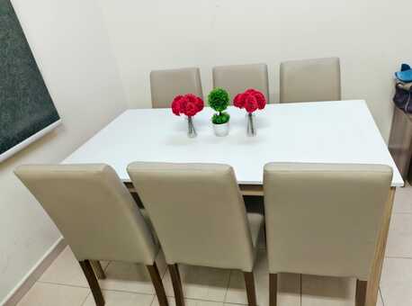 Al Malaz, Furniture, SAR 950,  1 Dining Table With 6 Leather Chairs