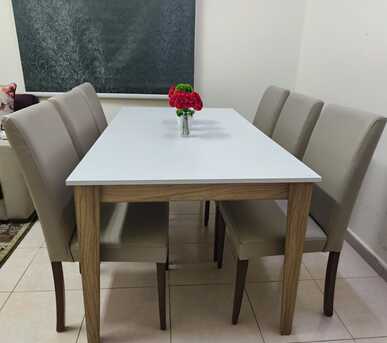Al Malaz, Furniture, SAR 950,  1 Dining Table With 6 Leather Chairs