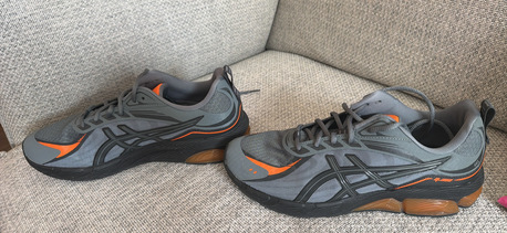 Khobar, Clothing & Accessories, SAR 400,  ASICS SHOES - GEL QUANTUM 180 (SIZE 43.5/US 9.5)