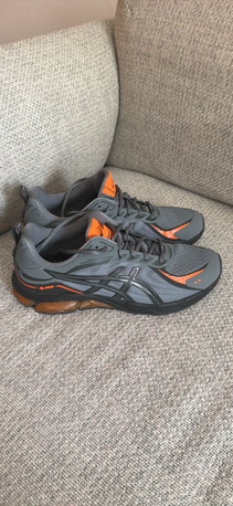 Khobar, Clothing & Accessories, SAR 400,  ASICS SHOES - GEL QUANTUM 180 (SIZE 43.5/US 9.5)