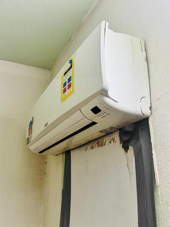 Al Shemaysi, Air Conditioners, SAR 200,  Appliances For Sale: Split AC SR 1200, Window AC 500, Sewing Machine 200, Washing Machine