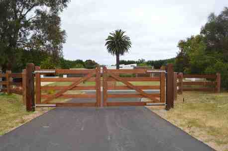 Melbourne, Business, Why Choose Electric Automatic Gates In Mornington?
