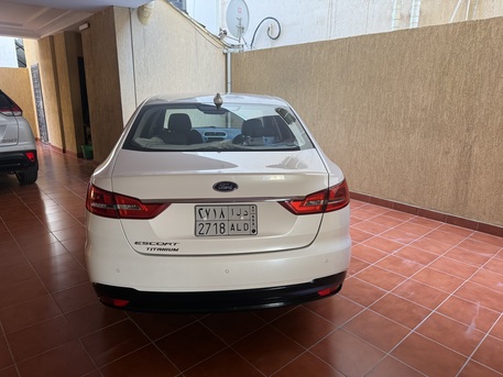 Jeddah, Vehicles, Cars & Trucks , SAR 35000,  Ford Escort,  2020,  Automatic,  1000215 KM,  Full Option