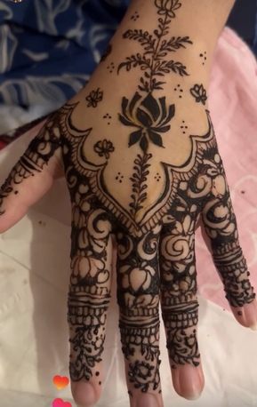 Al Murabba, Beautician, Elegant Henna Designs For All Occasions