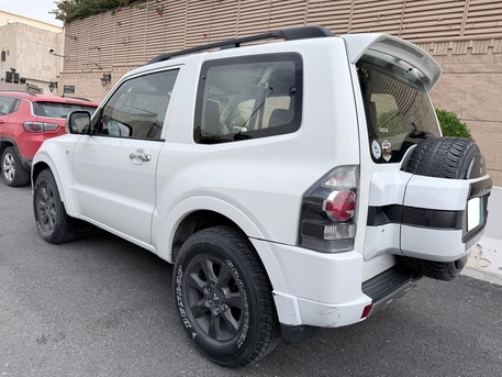 Riyadh, Vehicles, Cars & Trucks , SAR 55000,  Mitsubishi Pajero,  2014,  Manual,  177000 KM,  Diplomatic Car For Sale