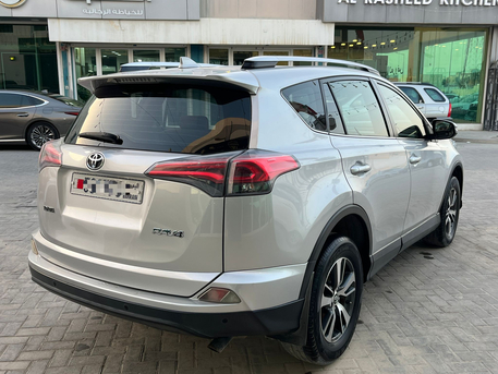 Manama, Vehicles, Cars & Trucks , BHD 1,  Toyota RAV4,  2016,  Automatic,  250000 KM,  Rav4