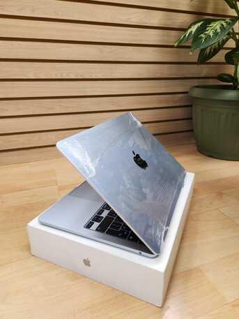 Riyadh, Computers, SAR 4299,  MacBook Air 13 M4 Ram 16GB SSD 512GB CPU 10Core BC 5