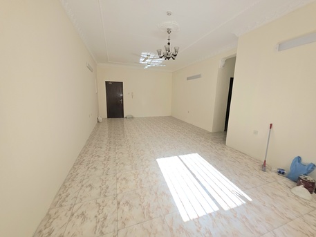 Salmaniya, Offices, BHD 280,  140 Sq. Meter,  Spacious 3 Bedroom Unfurnished Commercial Flat For Rent.
