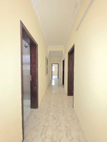 Salmaniya, Offices, BHD 280,  140 Sq. Meter,  Spacious 3 Bedroom Unfurnished Commercial Flat For Rent.