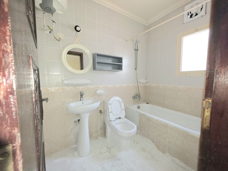 Salmaniya, Offices, BHD 280,  140 Sq. Meter,  Spacious 3 Bedroom Unfurnished Commercial Flat For Rent.
