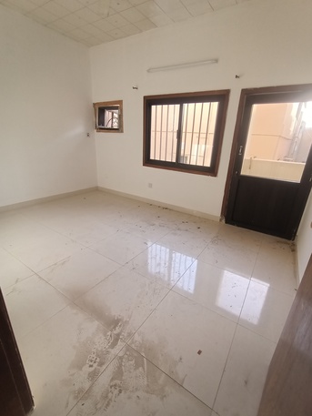 Hoora, Apartments, Flats, Houses & Villas, BHD 190/month,  2 BR,  2 Bedroom 1 Bathroom Family Flat For Rent In Hoora With Balcony Electricity*35529070