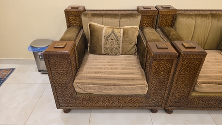 Al Aziziyah, Furniture, SAR 1000,  9 Seater Sofa Set With 1 Center Table And 2 Side Table