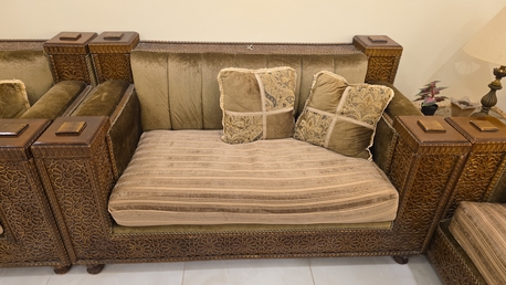 Al Aziziyah, Furniture, SAR 1000,  9 Seater Sofa Set With 1 Center Table And 2 Side Table