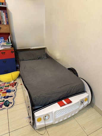 Riyadh, Furniture, SAR 200,  One Queen Size & Single Size Bed For Kids Or Teens Or Adults